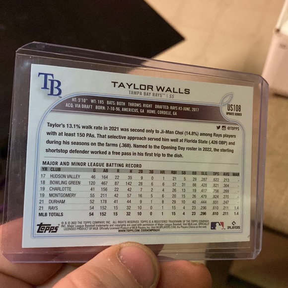 2022 Topps update Taylor walls rainbow foil - Picture 2 of 2